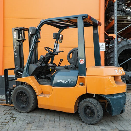 Восстановленный бензиновый вилочный погрузчик FG20C-12