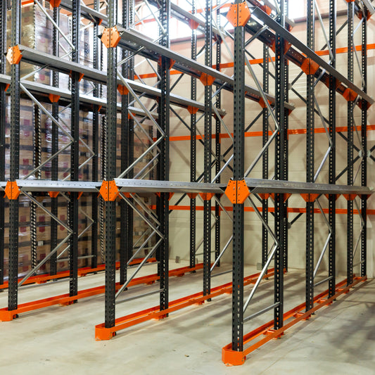 Sistem de Rafturi pentru Paleți Drive-In