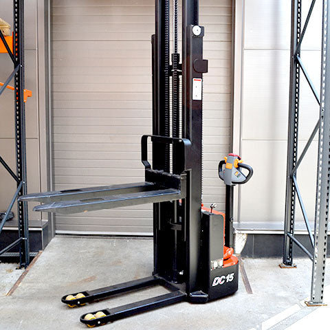 Электрическая тележка для поддонов с мачтой CDD15J M250