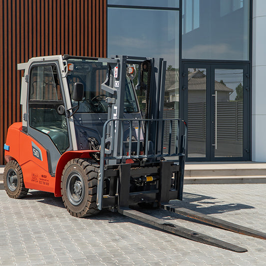 Дизельный вилочный погрузчик CPCD50-QC7G3 M300