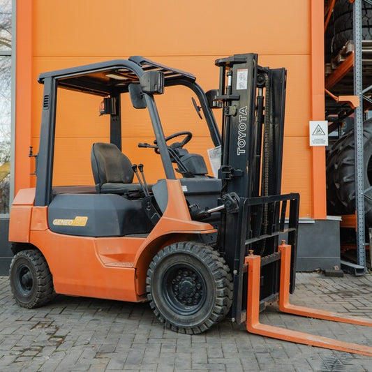 Восстановленный бензиновый вилочный погрузчик 7FG20