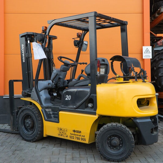 Восстановленный вилочный погрузчик FG20C-12, работающий на бензине/сжиженном газе.