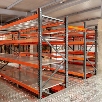 Металлическая стеллажная система для мезонина